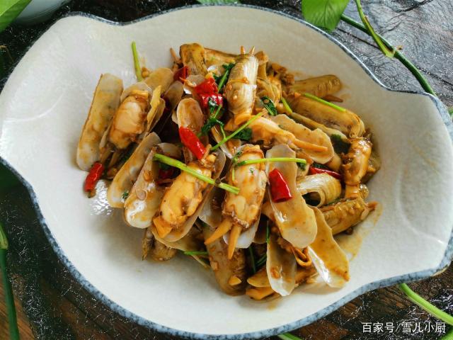 這個海鮮被稱作“小人仙”，肉質肥美，用這個方法做，一盤不夠吃